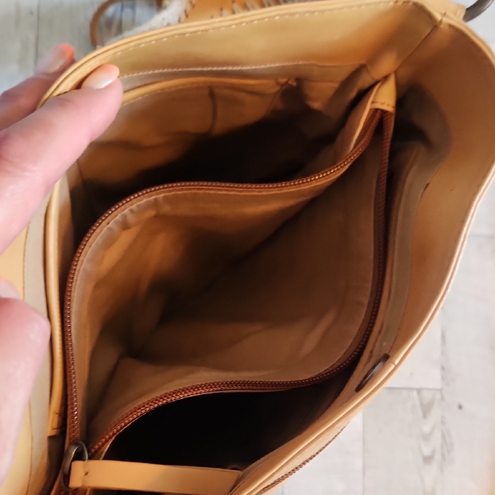 Tan Leather Shoulder Bag - Picture 11 of 12